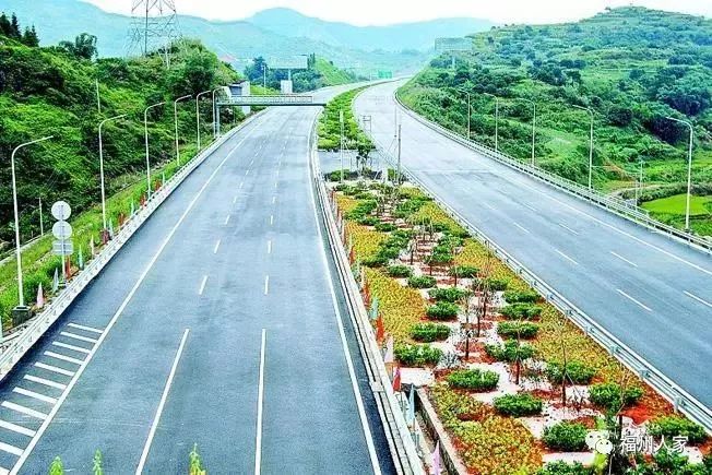 平長高速公路最新動態，科技與生活的融合，智能出行新時代的開啟