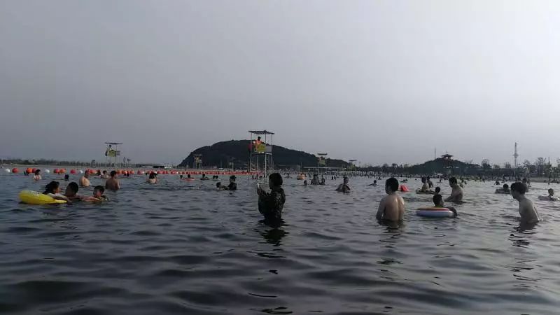 寧波萬人沙灘最新動態，海浪沙灘新消息揭秘??