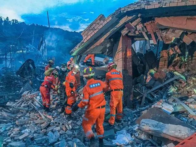 浙江溫嶺爆炸最新情況,科技巨擘與智能新品重塑災難應對與城市安全