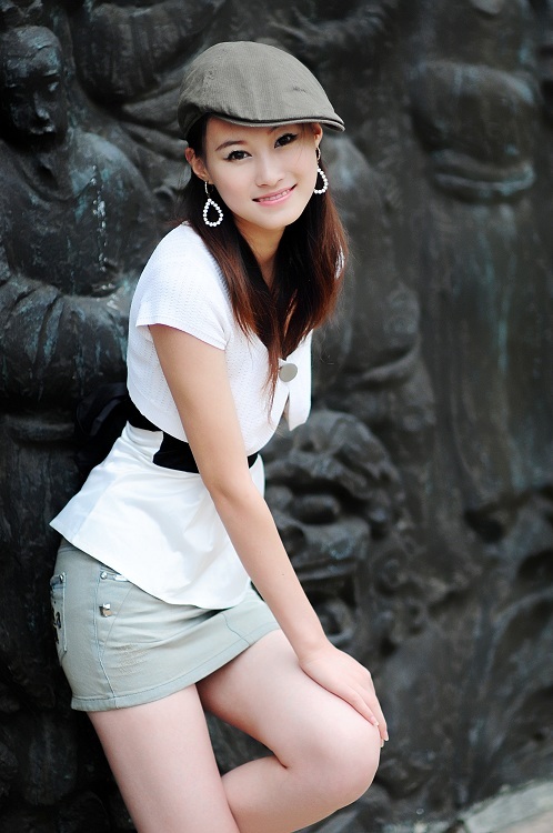 秋霞網最新網址揭秘,探索資源需注意法律風險