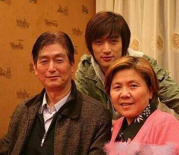 親戚是明星,光環(huán)交織下的微妙紐帶