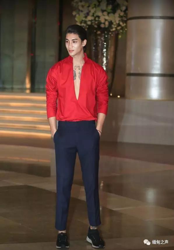 泰國當紅男演員的日常生活與風采展示