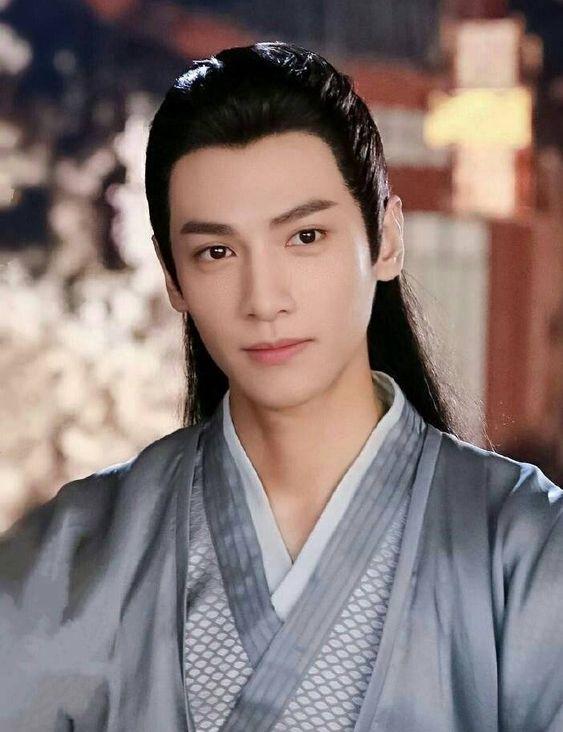 古裝男明星的魅力與現代科技交融,古裝韻味下的高科技產品探索之旅