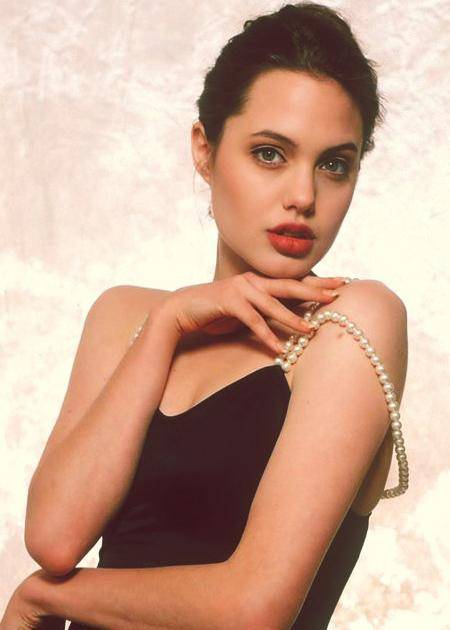 外國最美女明星探秘，隱秘小巷中的寶藏之星