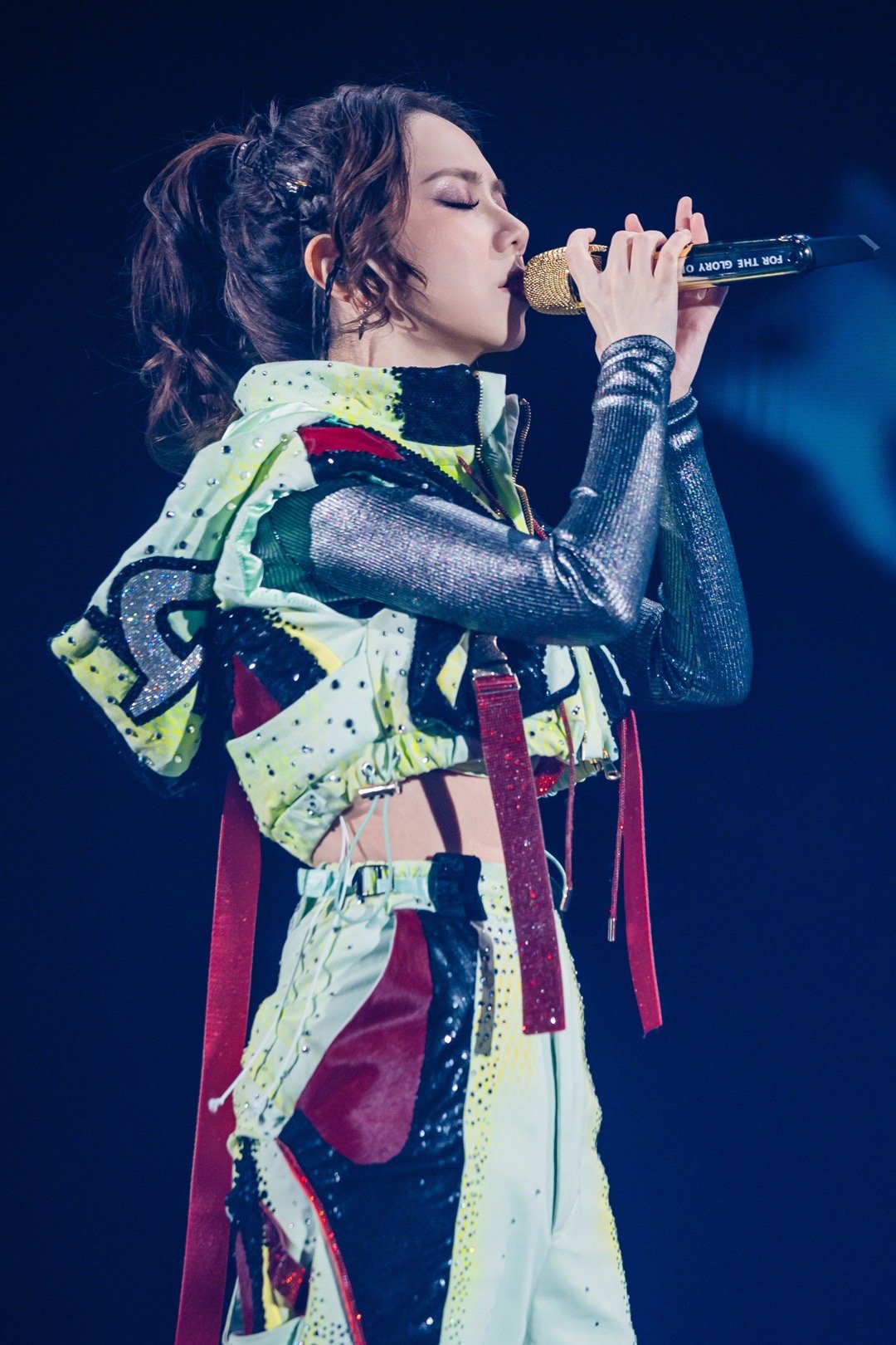 鄧紫棋比賽視頻，展現自信與成就感，鼓舞前行的音樂之旅