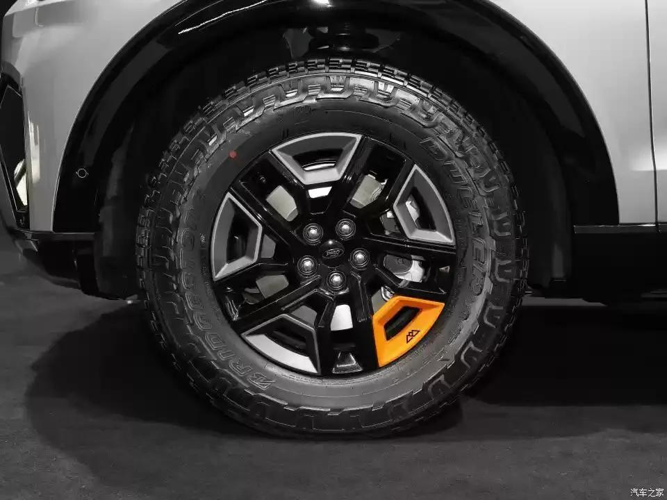 探索昆侖小鎮的隱藏寶藏，獨特環境小店奇遇