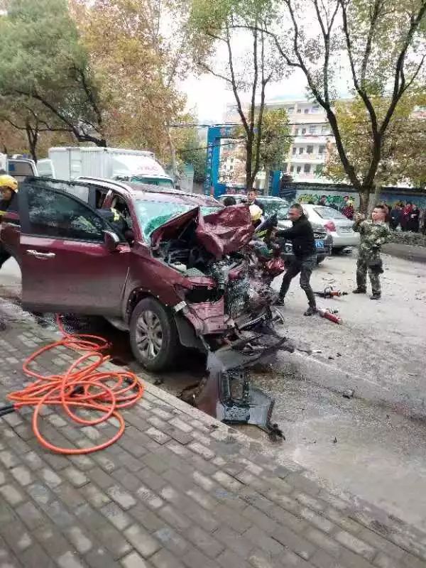 鄂州車禍最新動態，事故原因、救援進展及預防措施分析揭秘