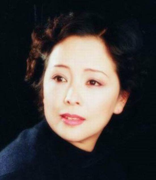 宋憶寧帶你領略高科技魅力，體驗最新科技產(chǎn)品，讓生活更精彩