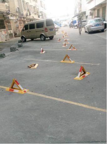 最新路障,時代的挑戰與交通變革的機遇